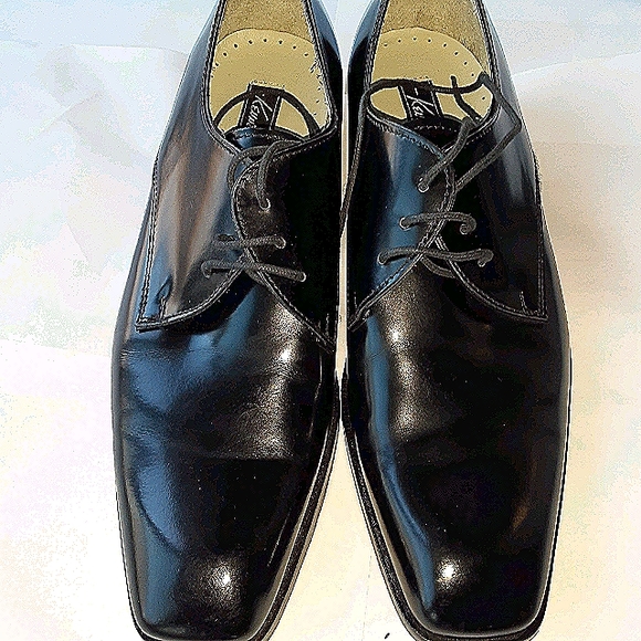Black Kenneth Cole Shoes - Picture 8 of 8